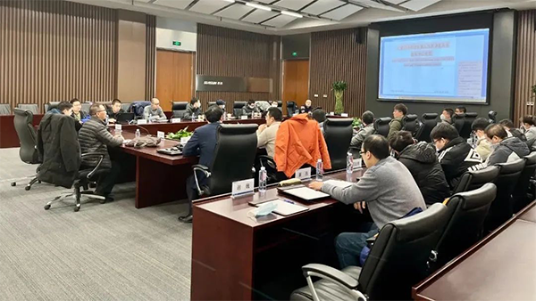 《工業(yè)應(yīng)用移動機(jī)器人與其調(diào)度系統(tǒng)數(shù)據(jù)的接口規(guī)范》團(tuán)體標(biāo)準(zhǔn)終稿評審會在新松公司舉行