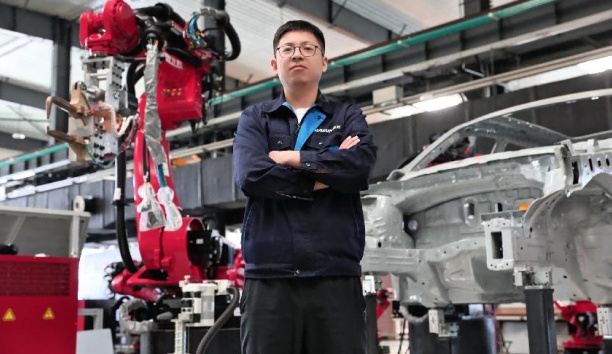 人民網(wǎng)——?jiǎng)?chuàng)新路上遇見你｜王曉峰：干機(jī)器人的，都特別酷